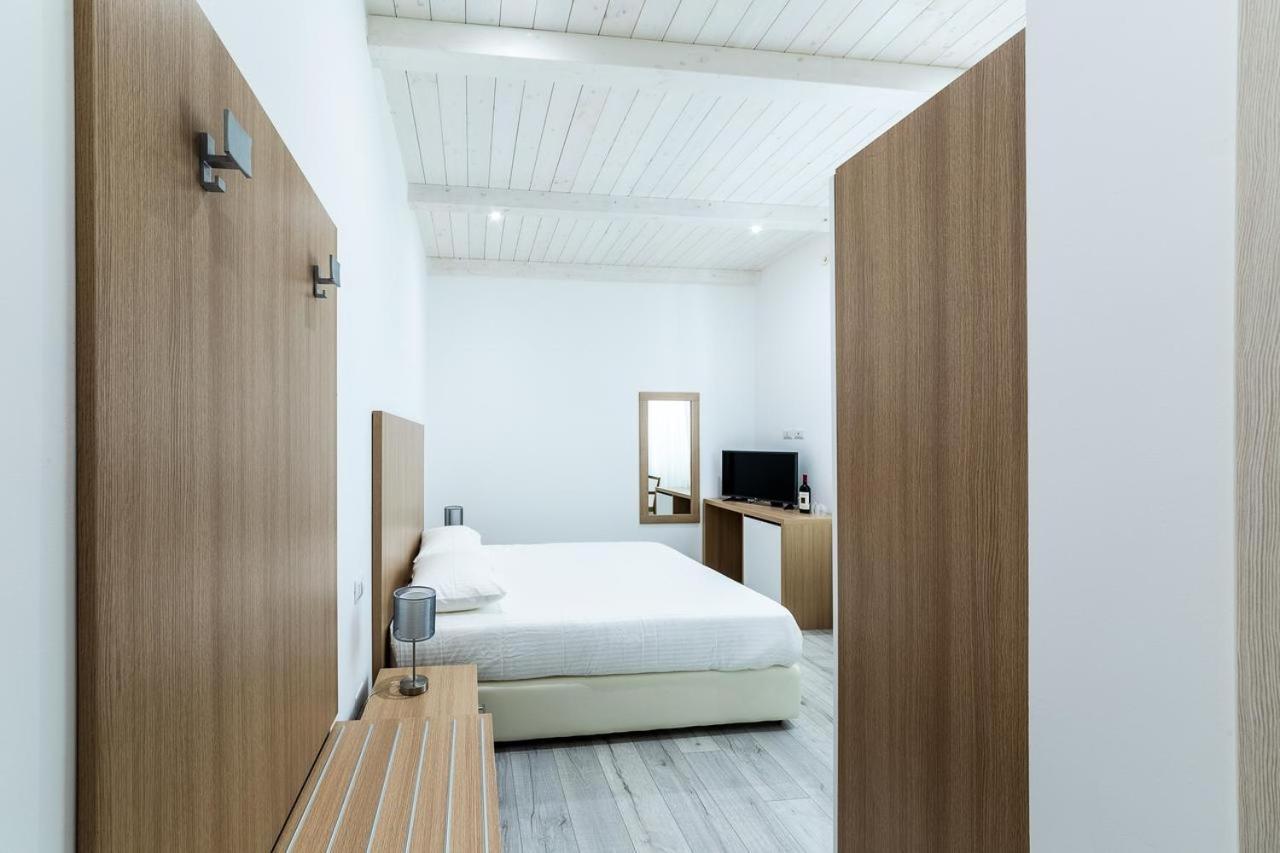La Promenade Rooms & Suites Olbia Exterior photo