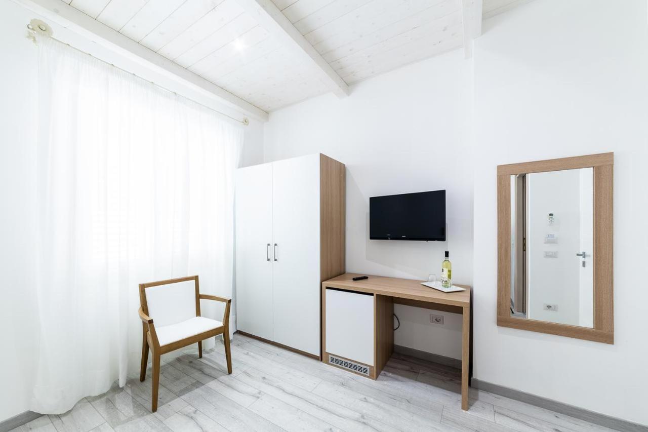La Promenade Rooms & Suites Olbia Exterior photo